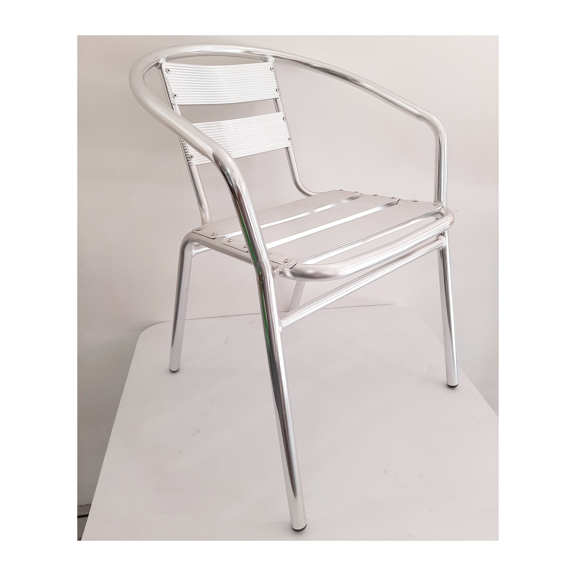 Silla Mod. ISIS Pantrys del Este Los Dos Caminos Av. Casanova (Caracas)